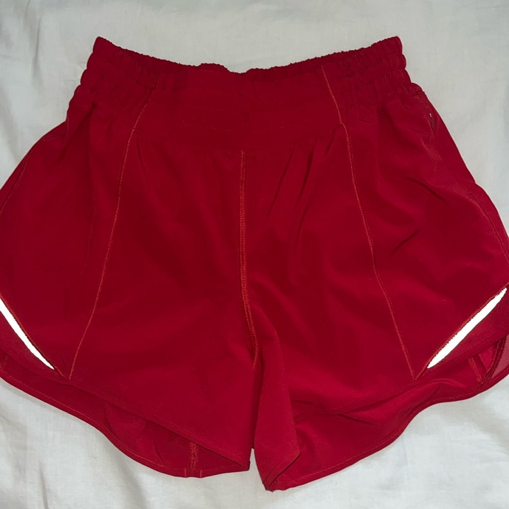 LULULEMON HOTTIE HOT 4IN